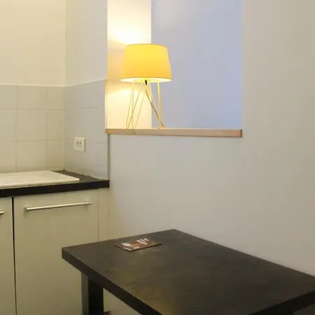 Charming 2-bedroom In The 16 Appartamento Parigi