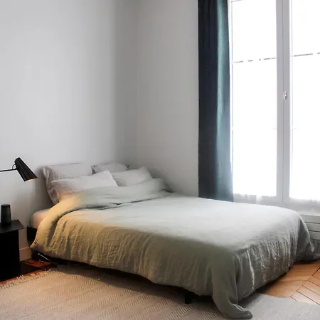 شقة Charming 2-bedroom In The 16 *