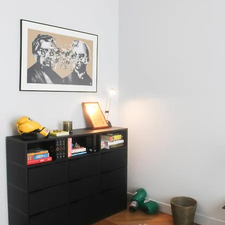 Charming 2-bedroom In The 16 *