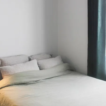 Charming 2-bedroom In The 16